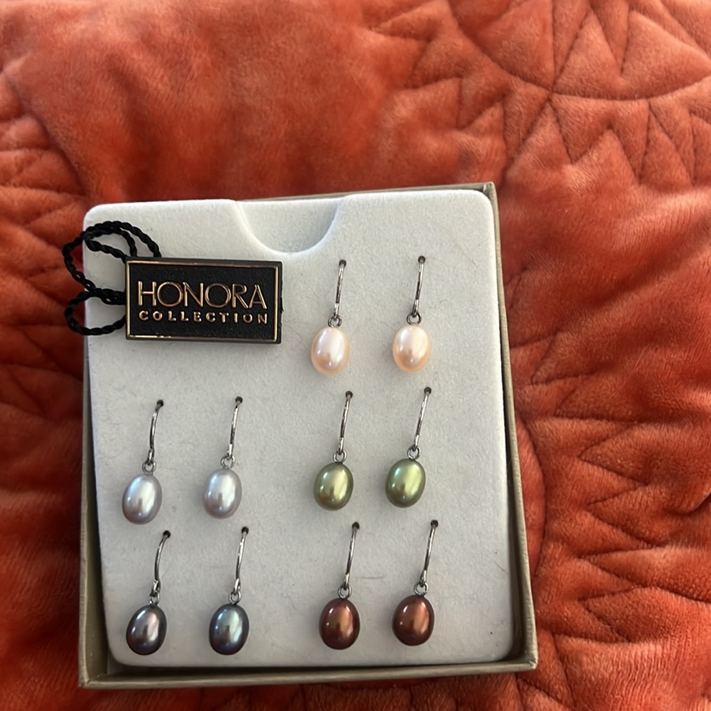 Five pairs of Honora pearl earrings. Assorted colors. - Picture 3 of 3
